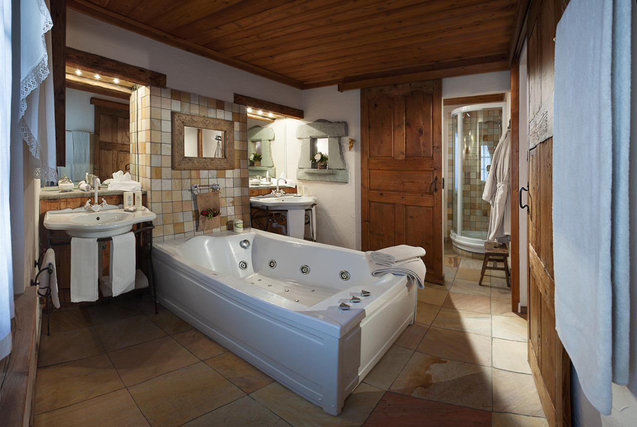 Soggiorno con jacuzzi in camera ~ canlic for .