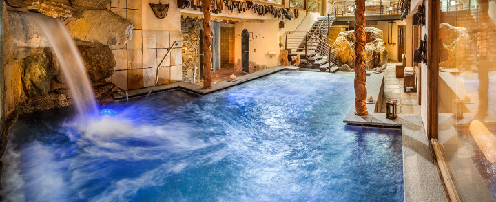 swimming pools inside Bellevue Hotel Italian Alps spa