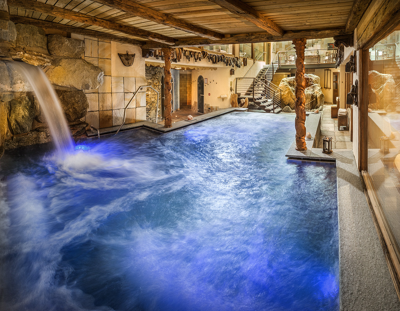 Piscine à Sels Minéraux avec Hydromassage à Cogne - Bellevue